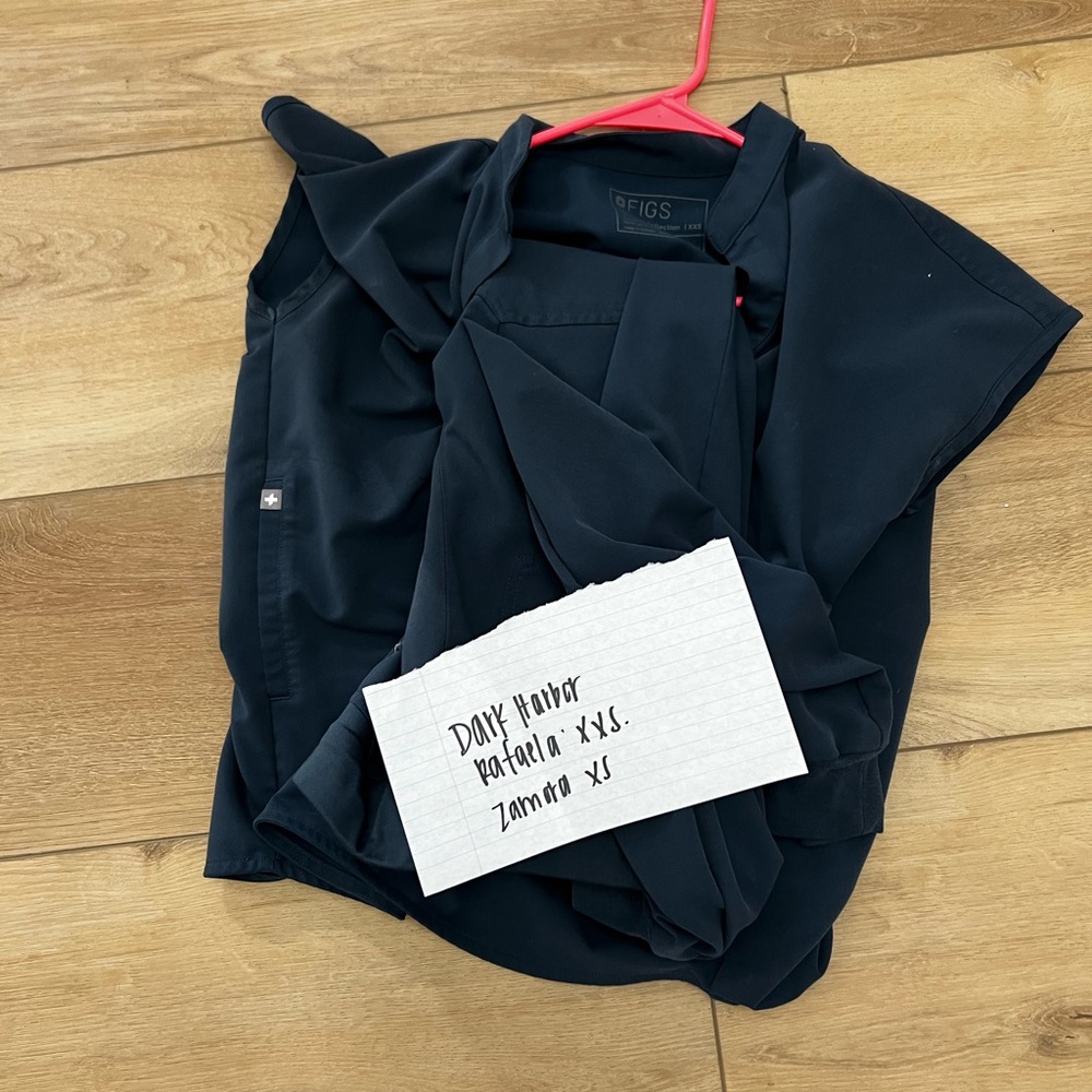 Figs scrubs